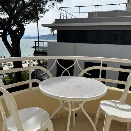 아파트 Provence-style Sea Across The Street 앙티브
